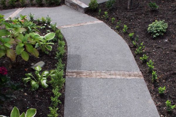 Exposed aggregate sleeper path 1(1)