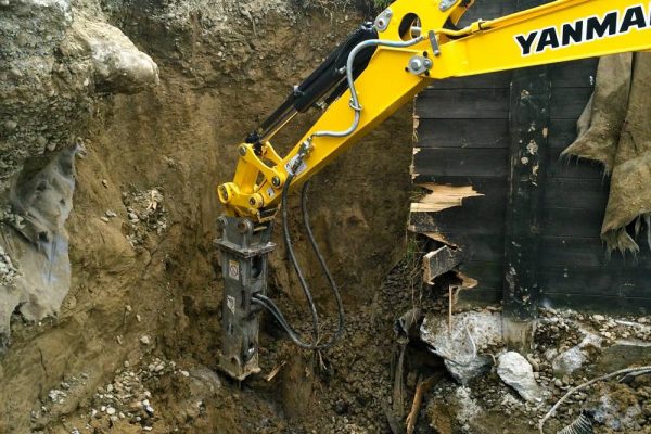 Digging out retaining wall 1