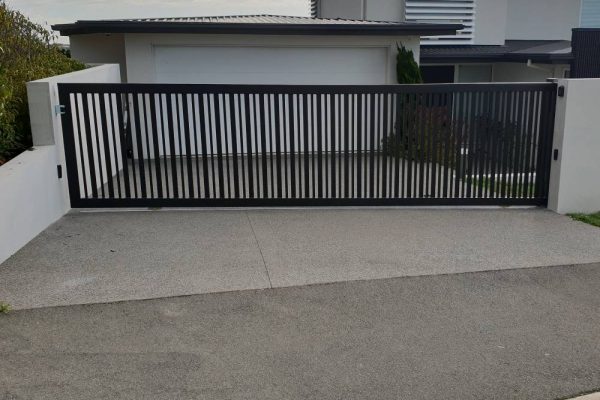 Sloping sliding gate after 2
