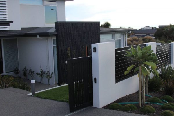 Sloping sliding gate after 3