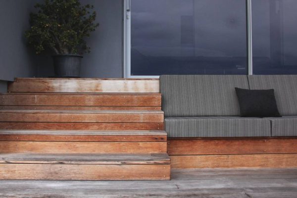 deck steps seat