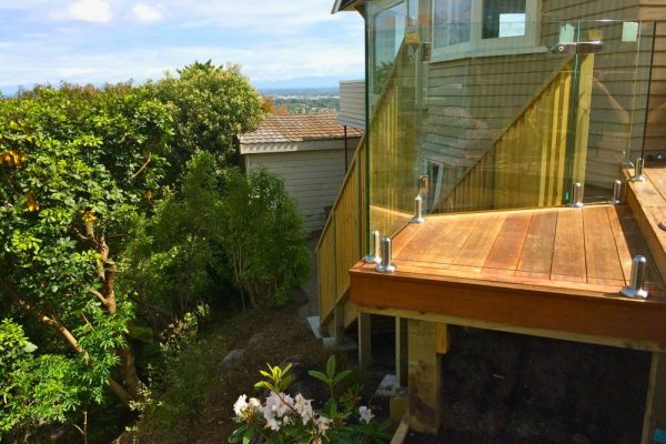 frameless glass balustrade